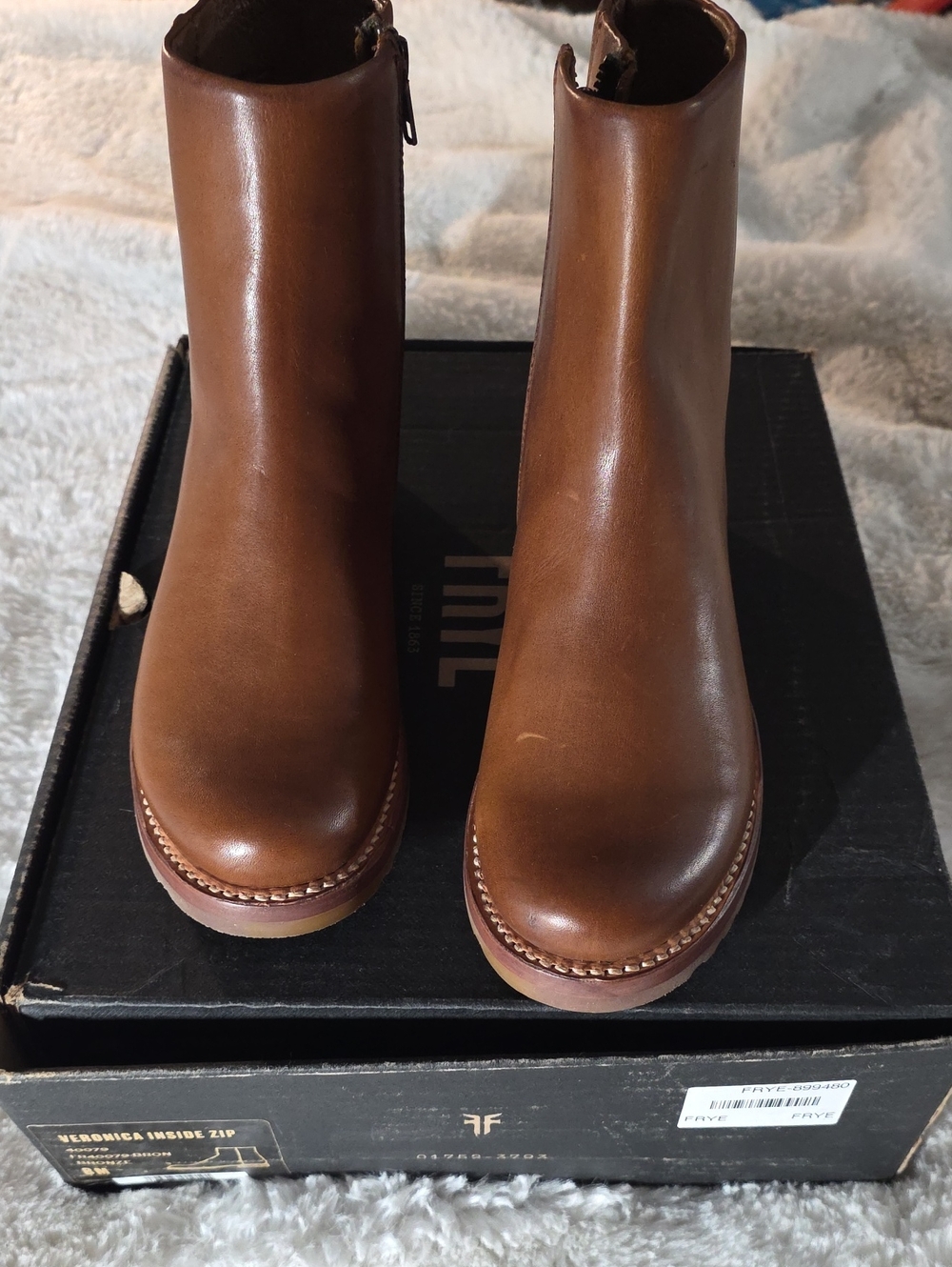 NIB Frye Veronica Boot 8